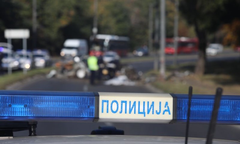 Nevjerovatna scena: Ukrao automobil, pa ujeo policajca za nogu