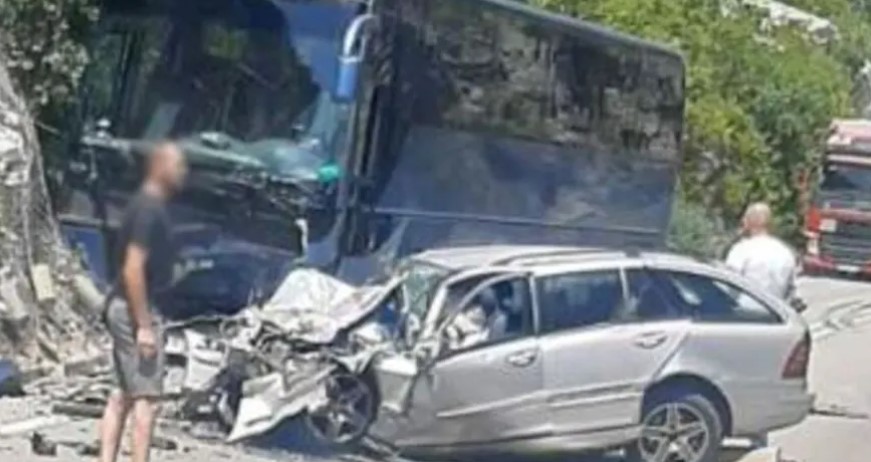 Nikšićanin izgubio život: Težak sudar autobusa i automobila