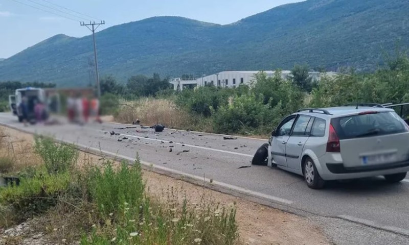 Težak udes! Motociklista nepropisno preticao automobil FOTO