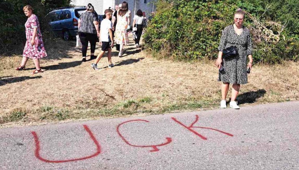 Srbi ne smiju nigdje bez pratnje: Grafiti OVK na crkvi u Krajištu FOTO