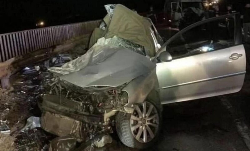 Težak udes, vozilo smrskano! Dvije osobe izgubile život, a dvije povrijeđene