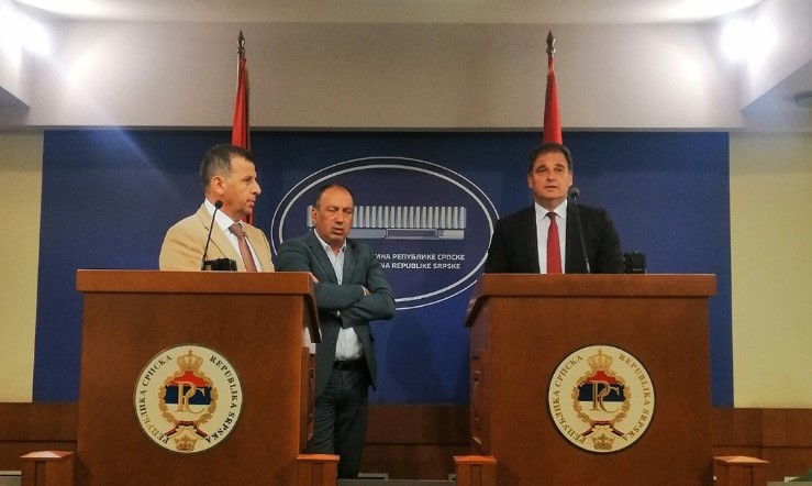 Opozicija burno reagovala: Vlast odustala od razdruživanja zbog vrućine