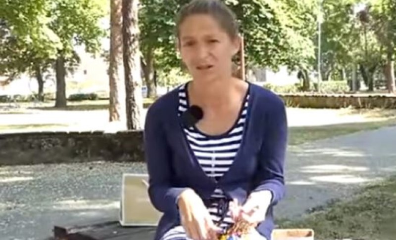 Samohrana majka prodavala privjeske i lančiće pa zaradila novac za djecu: Sramota me da mi daju VIDEO