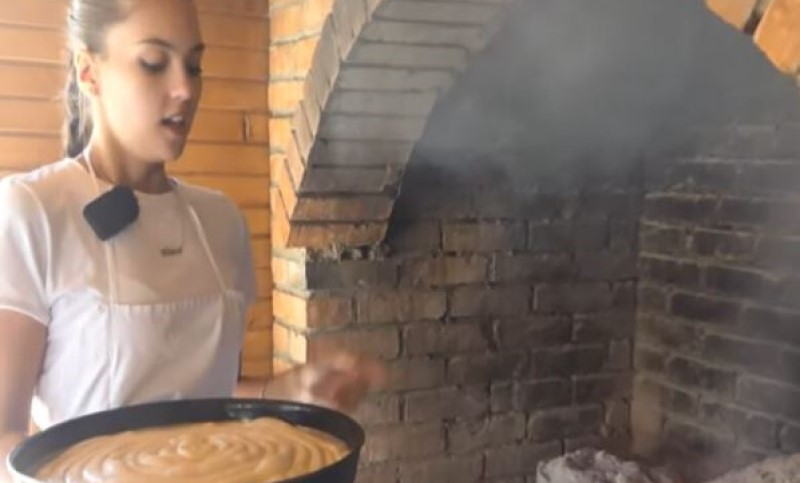 Adna (20) je uspješan student, ali porodični posao ne napušta: Nije me stid, pravim pite ispod sača VIDEO