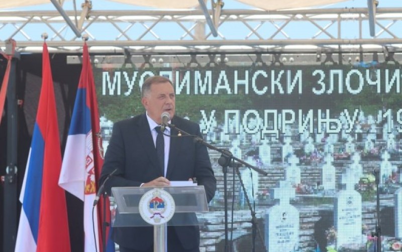 Dodik u Bratuncu: Nećemo dozvoliti da nestane sjećanje na srpske žrtve