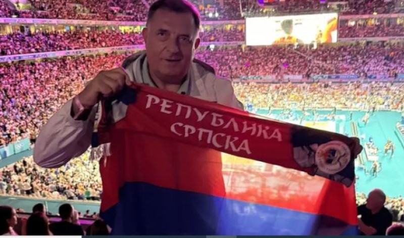 Dodik u Parizu bodri Srbiju protiv Amerike: “Sportska bitka košarkaških divova” FOTO
