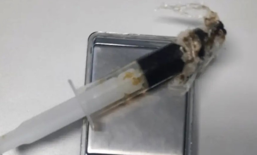 Hapšenje u Banjaluci: Policija oduzela kokain i špric sa crnom otopinom