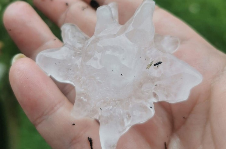 Snažno nevrijeme u Sloveniji: Padao grad veličine golf loptice FOTO