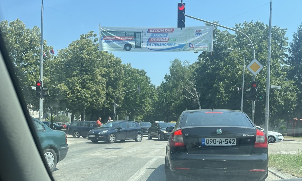 Gužva na raskrsnici kod Emporiuma: Sudar više automobila