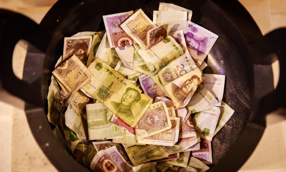 Novi trend među mladim Kinezima: Na jednoj strani svijeta kupuju, a na drugoj štede iz osvete