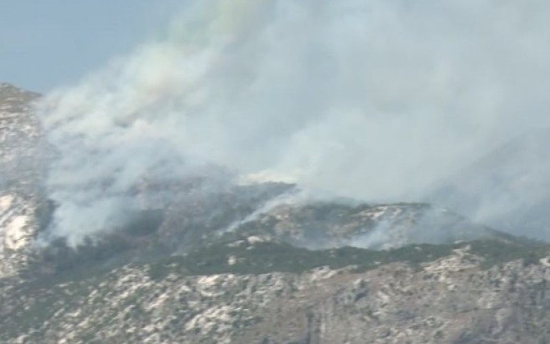 Drapić pohvalio rad Helikopterskog servisa: Pod kontrolom požar u rejonu sela  Ubosko-Bitunja