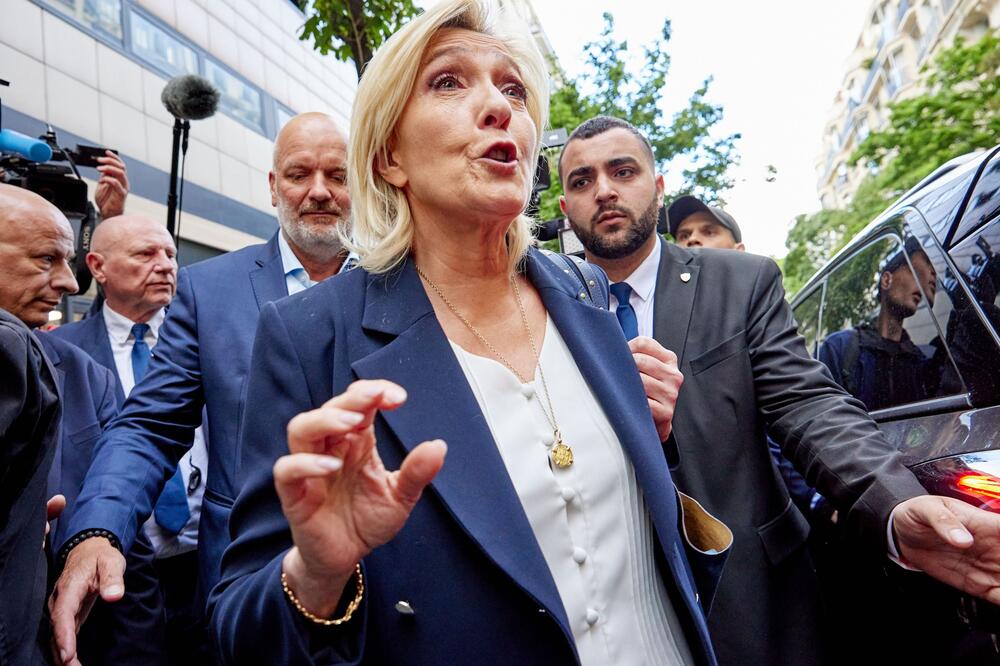 Marin Le Pen zatražila održavanje referenduma o ukidanju prava na državljanstvo na osnovu rođenja