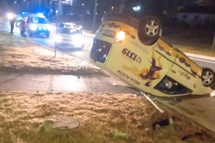Drama u Sarajevu: Migrant ukrao vozilo brze pošte, pa ga prevrnuo na krov