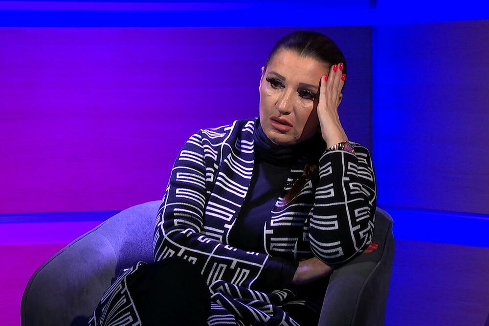 Pjevačica otkrila kako provjerava da li je partneri varaju: Jednog ”uhvatila” sa drugim muškarcem