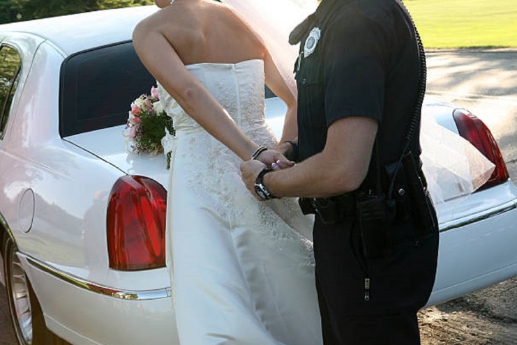 Okačila selfi prije vjenčanja, ali nije stigla da se uda jer su je uhapsili: U stanicu dovedena u vjenčanici