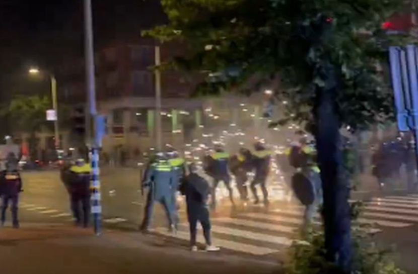 Opšta tuča navijača Turske i Holandije: Policija zasuta vatrometom