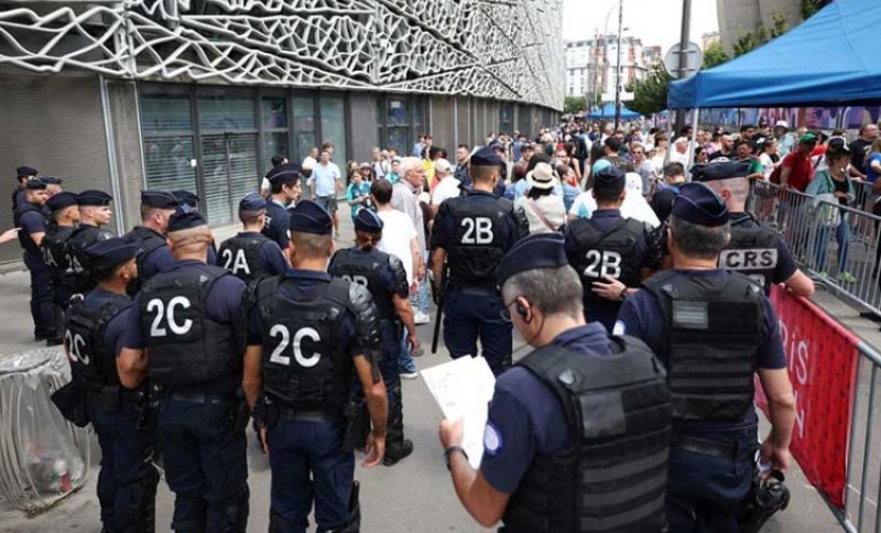 Policija hitno reagovala, ljudi u šoku: Eksploziv u blizini stadiona, blokirane ulice Pariza