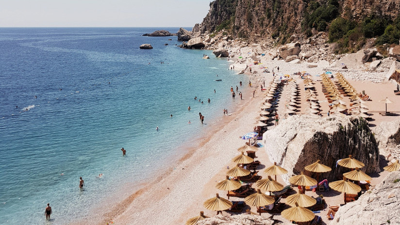 Crna Gora u problemu: Sezona doživjela debakl, plaže prazne