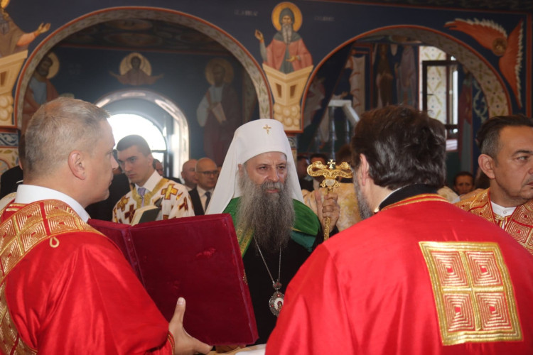 Počelo obilježavanje godišnjice stradanja: Patrijarh Porfirije služi liturgiju u Bratuncu