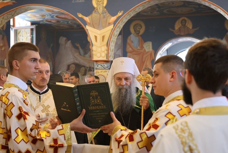 Patrijarh Porfirije u Bratuncu: Nećemo se ni milom ni silom odreći sebe i svoga