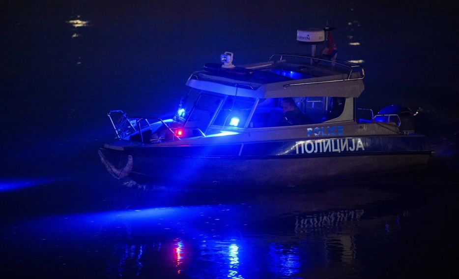 Dvije osobe nestale nakon sudara teretnog broda i čamca na Savi kod Novog Beograda