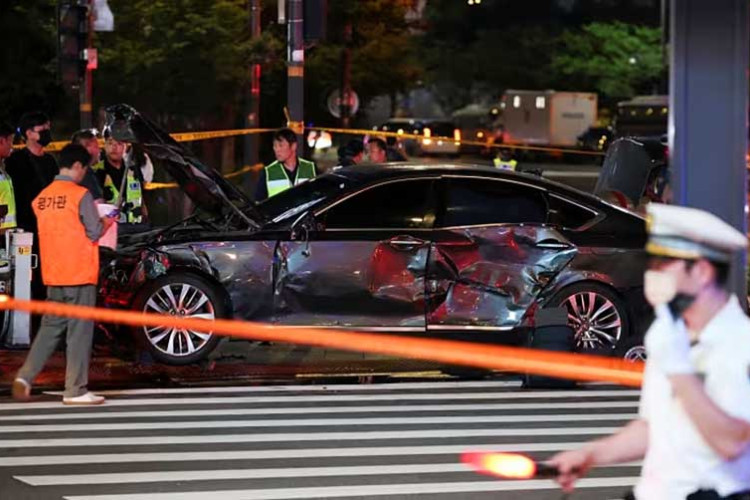 Nesreća u Seulu: Automobil uletio među pješake, najmanje devetoro poginulo