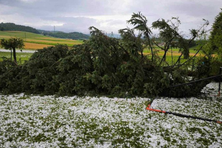 Najteže u Dolenjskom: Jako nevrijeme zahvatilo i Sloveniju