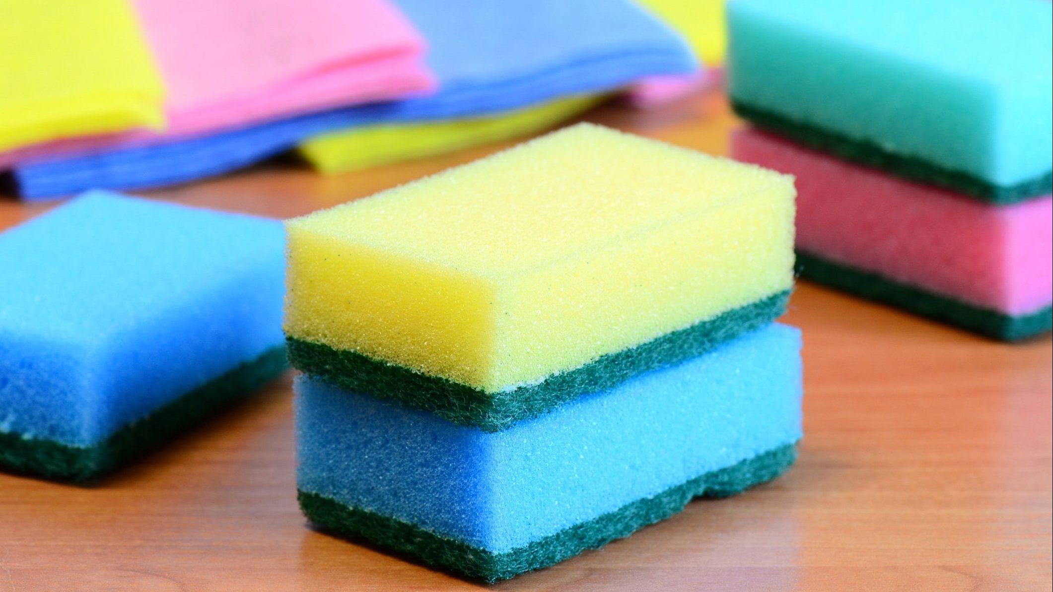 Spužve sve više izbacuju iz kuhinje: Ova zamjena ne skuplja bakterije i olakšava čišćenje