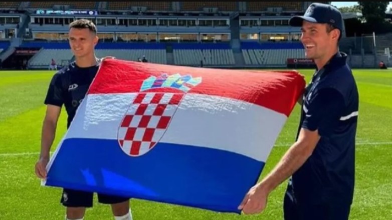 Mreže se usijale: Bivši fudbaler uz osmijeh raširio šahovnicu
