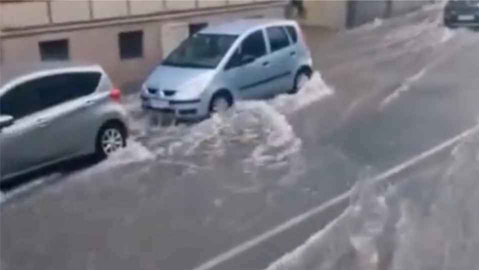 Dijelovi Beča pod vodom: Za sat vremena palo kiše kao za cijelo ljeto VIDEO