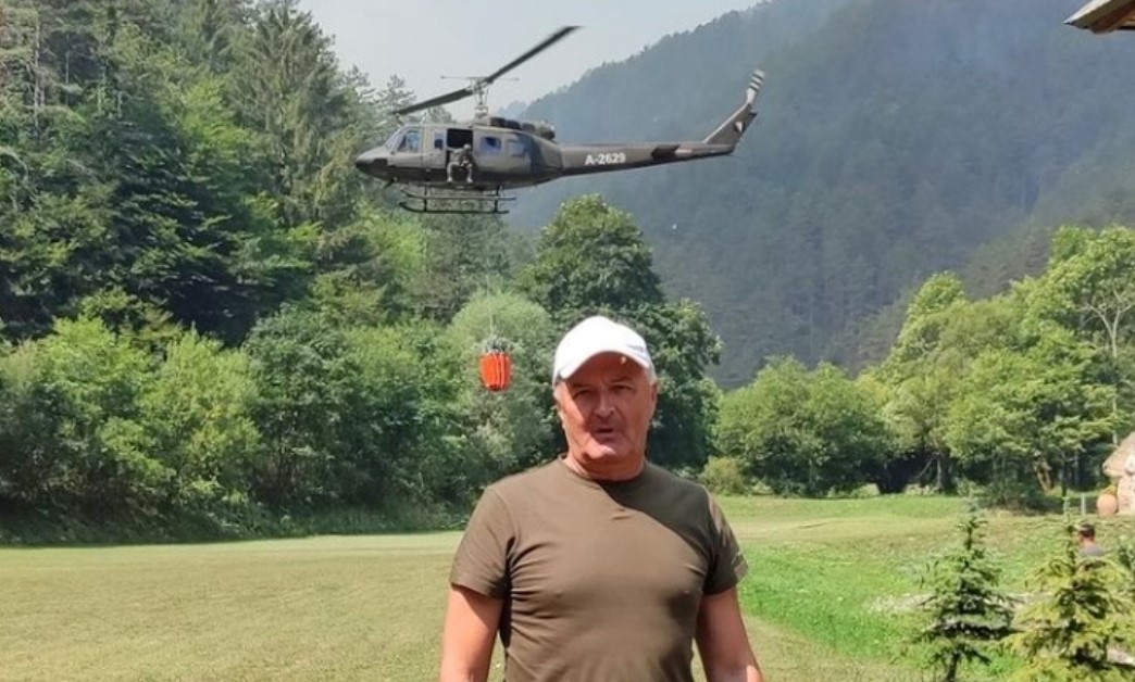 Stigla potvrda: Helikopteri OS BiH gase požar u Drvaru, oglasio se i Helez FOTO