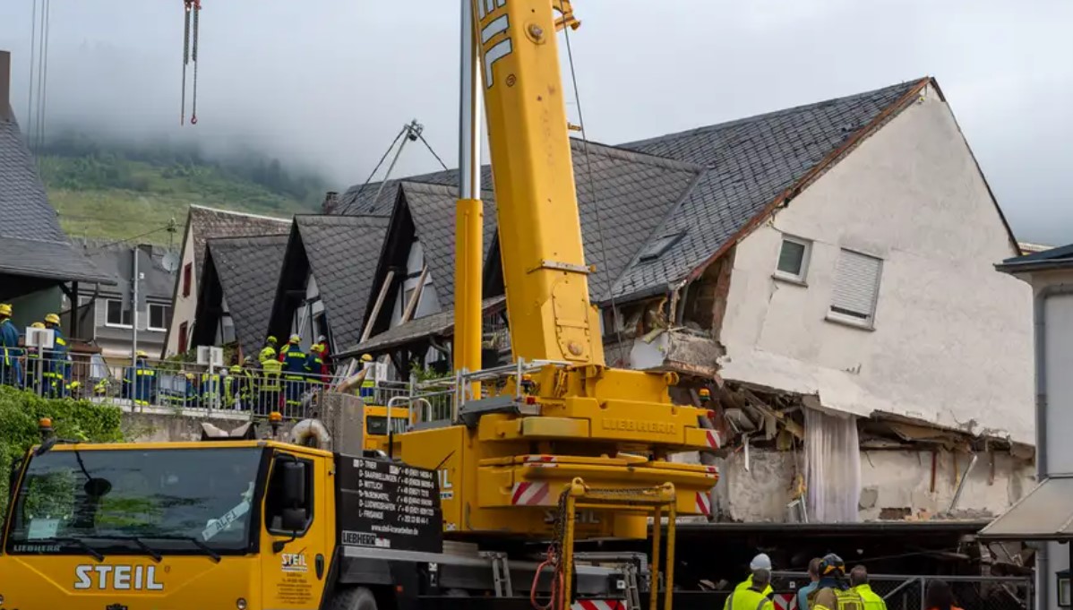Dvije poginule: Ukupno sedam osoba spaseno iz ruševina hotela