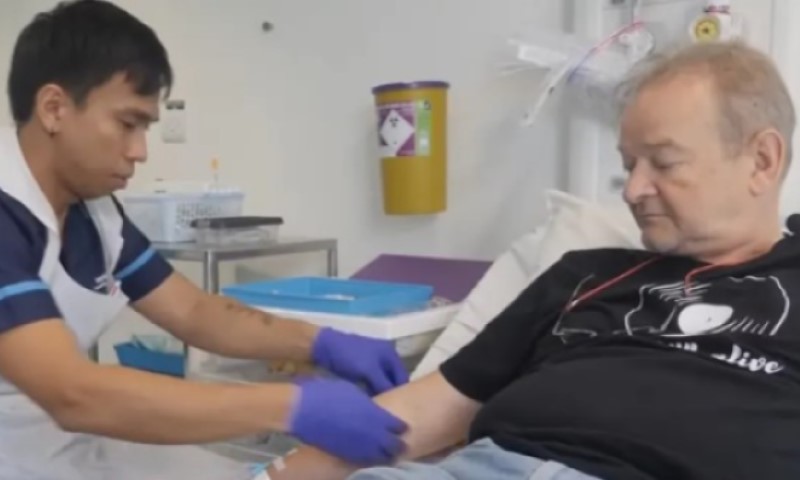 Eksperimentisanje je krenulo: Ovo je čovjek koji je primio novu vakcinu protiv raka pluća VIDEO