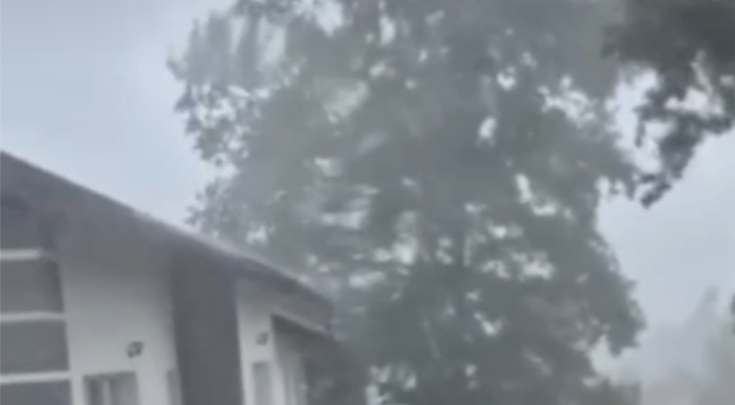 Oluja praćena jakim ledom i vjetrom: Maslovare pogodilo nevrijeme VIDEO