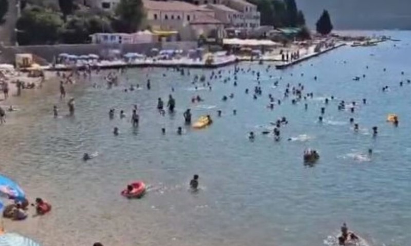 Gostiju ne manjka: Plaže u Neumu krcate, ugostitelji zadovoljno trljaju ruke