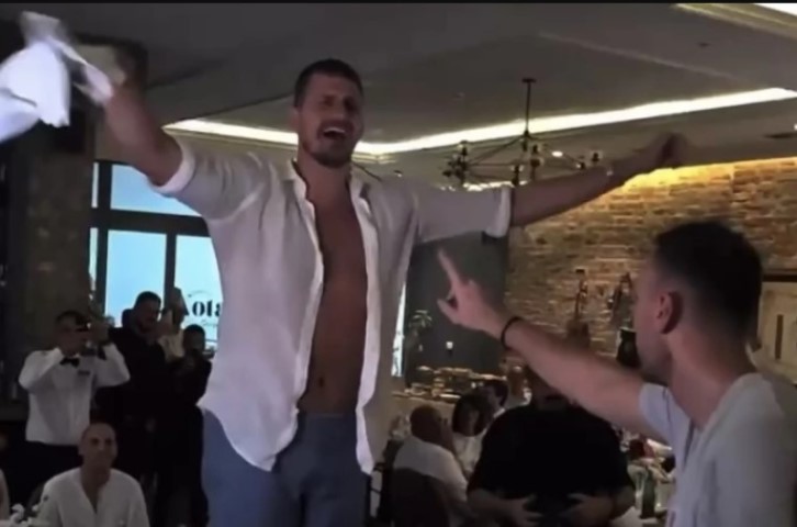 Žurka i dalje traje: Nikola Jokić u transu i raskopčane košulje na svadbi kod bivšeg saigrača FOTO