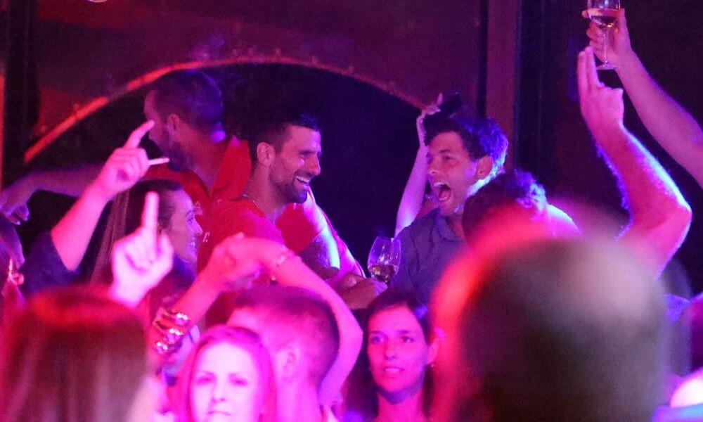 Pjevao Nikola Rokvić: Evo kako su sportisti slavili sinoć u Beogradu VIDEO