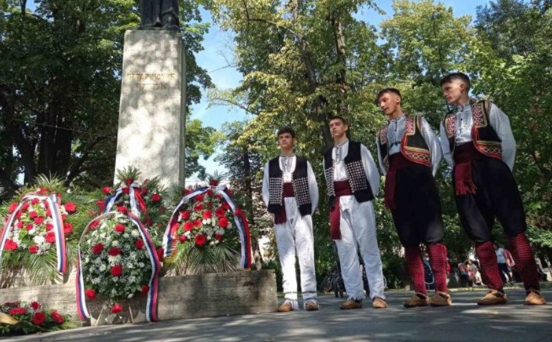 Četvorodnevna manifestacija: Višković i Stevandić položili vijence na spomenik Petru Kočiću