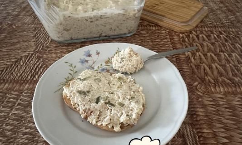 Idealan ljetni doručak: Pileća salata sa kikirikijem