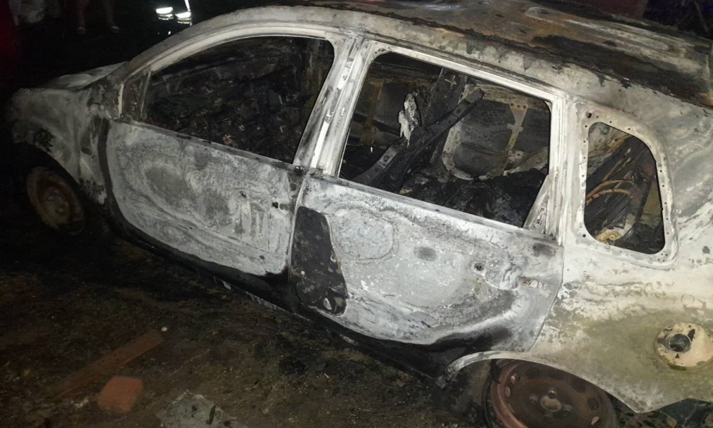 Reagovali vatrogasci: Automobil u potpunosti izgorio u Banjaluci FOTO