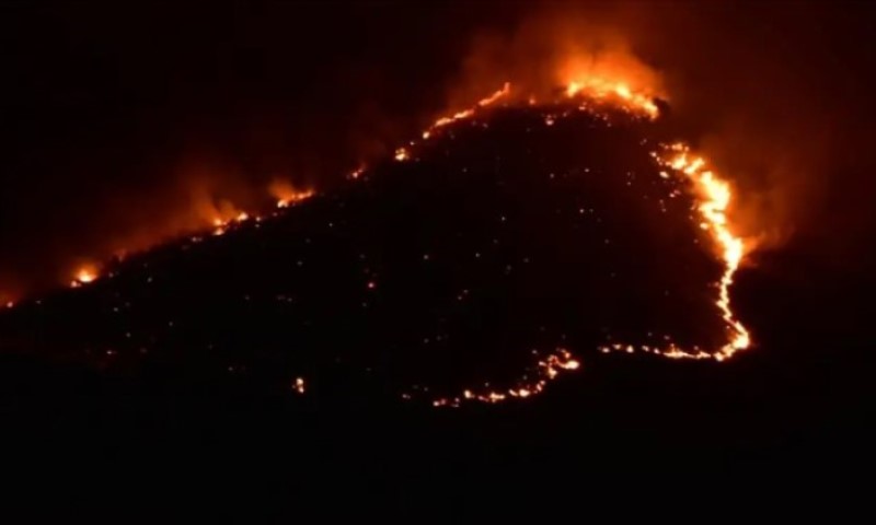 Nevrijeme pokrenulo haos: Munje u Splitu izazvale velike požare FOTO/VIDEO