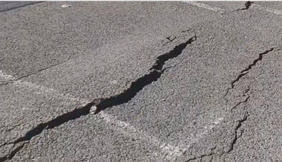 Neposredno uz gradilište: Pojavile se pukotine na parkingu u Banjaluci VIDEO