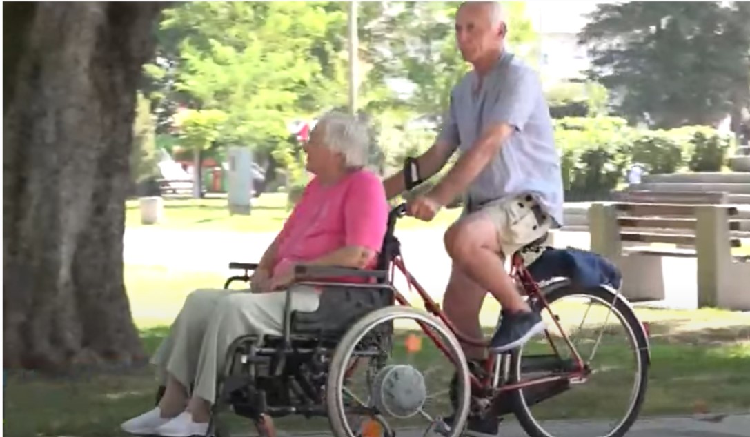 Velika ljubav Ranka i Ljiljane: Zbog voljene žene napravio prevozno sredstvo VIDEO