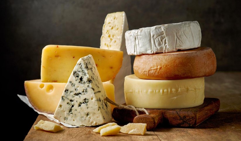 Lisice na ruke! Uhapšen muškarac osumnjičen da je umiješan u krađu sira vrijednog 360.000 evra