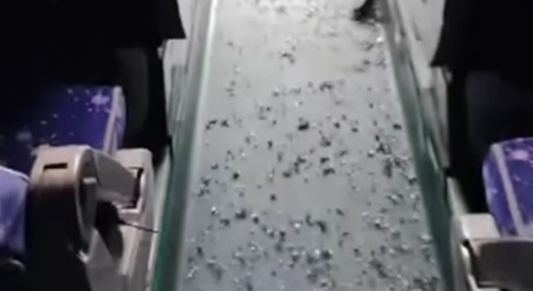 Rasulo se staklo na sve strane: Autobusom udario u nadvožnjak VIDEO