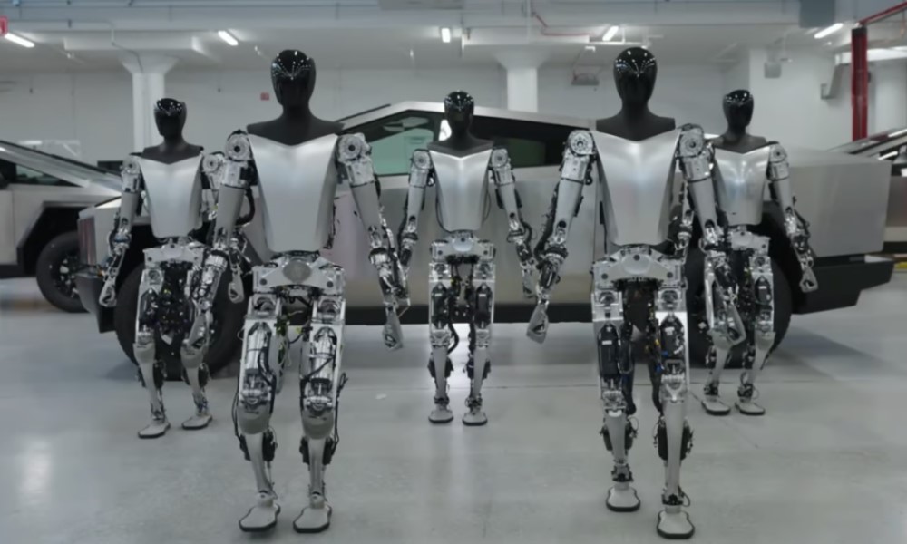 Plata oko 7.000 evra: Kompanija Tesla traži učitelja za robota “Optimusa”