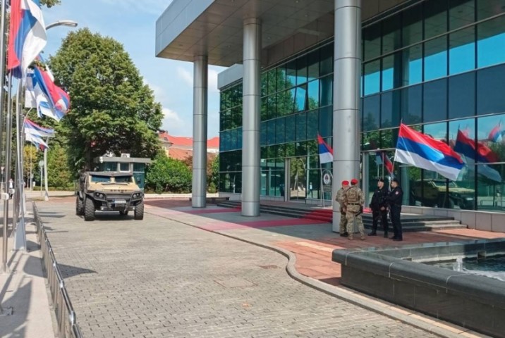 Pojačane mjere bezbjednosti zbog prijetećeg mejla: “Vihor” čuva Vladu Srpske