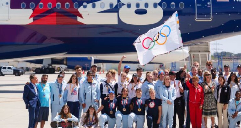 Domaćin sljedećih Igara: Olimpijska zastava stigla u Los Anđeles
