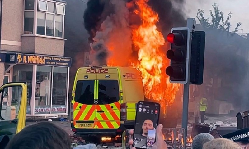 Napeta situacija! Britanija digla hiljade policajaca na noge: Srijeda naveče, momci”