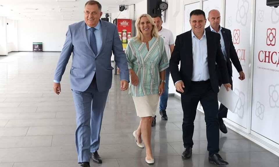 Dodik uoči sastanka u banjalučkom SNSD-u: Amerikanci žele nanijeti štetu Srpskoj, stranka funkcioniše normalno FOTO
